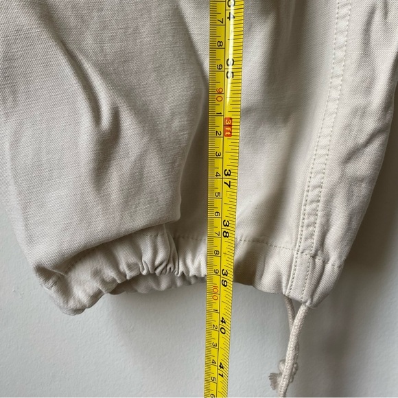 TNA ARITZIA SIZE 8 cream cargos Women's Tan Cargo Pants - Picture 9 of 12